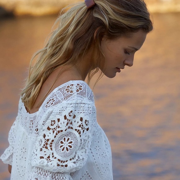 Anthropologie White Blouse with Yellow Floral Embroidery - Picture 5 of 11